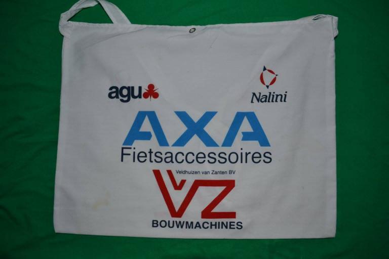 Axa Agu 2002